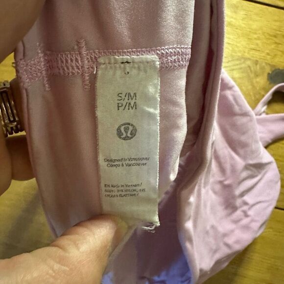 Lululemon in alignment sports bra pink small - Picture 6 of 7